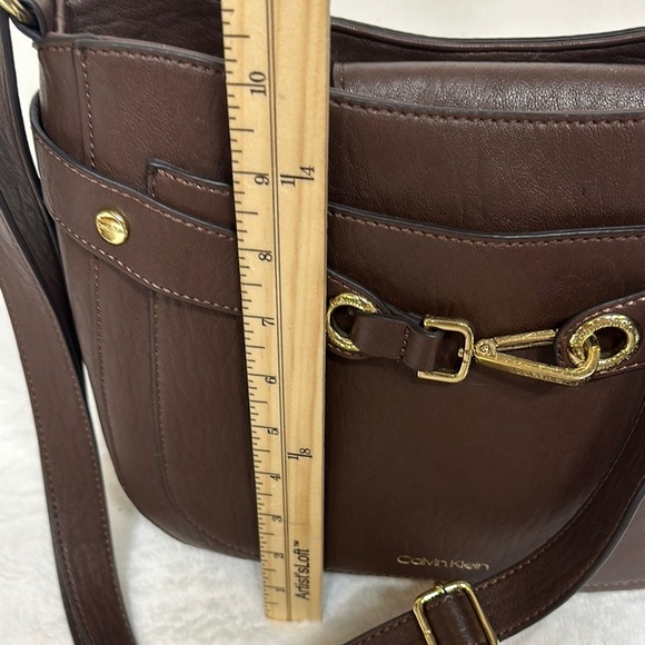 Calvin Klein Brown Shoulder Bag with Hobo Silhouette - Picture 9 of 16